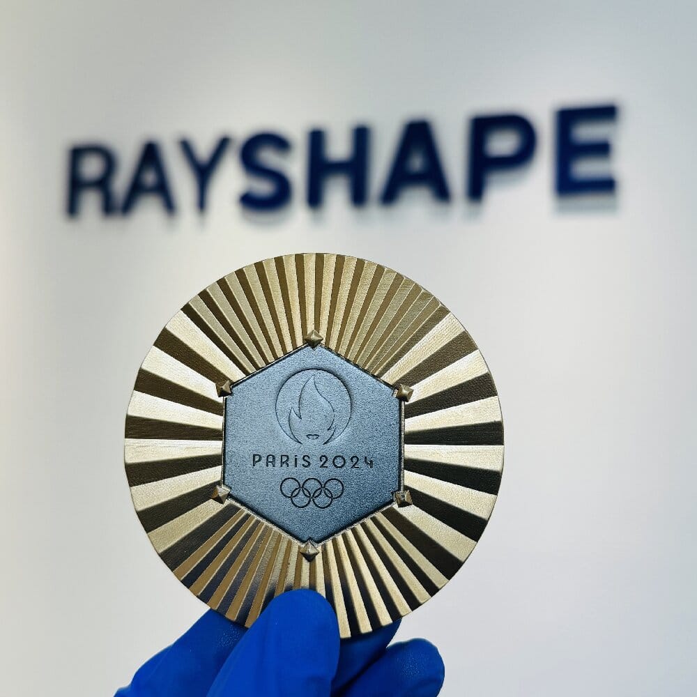 RAYSHAPE 3D打印1:1精细复刻巴黎奥运会奖牌，为中国首金加冕！